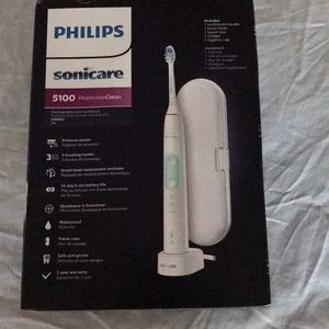 Phillips sonicare 5100 electric toothbrush